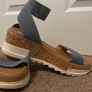 Steve Madden platform sandals
